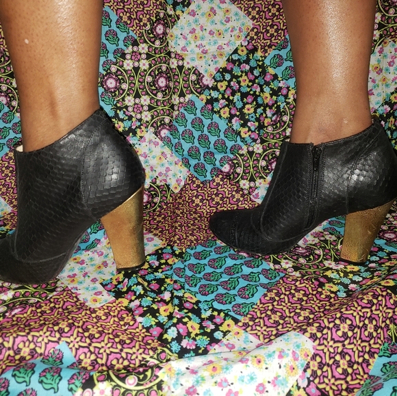 Shoes - Picture 3 of 3